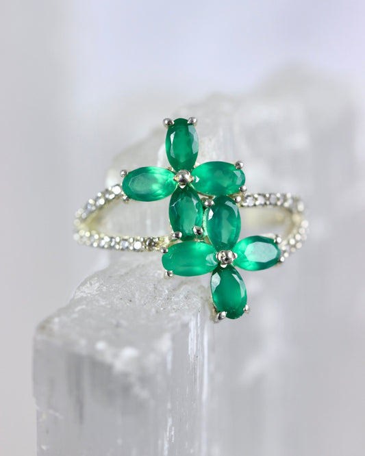Green Onyx Flower Ring