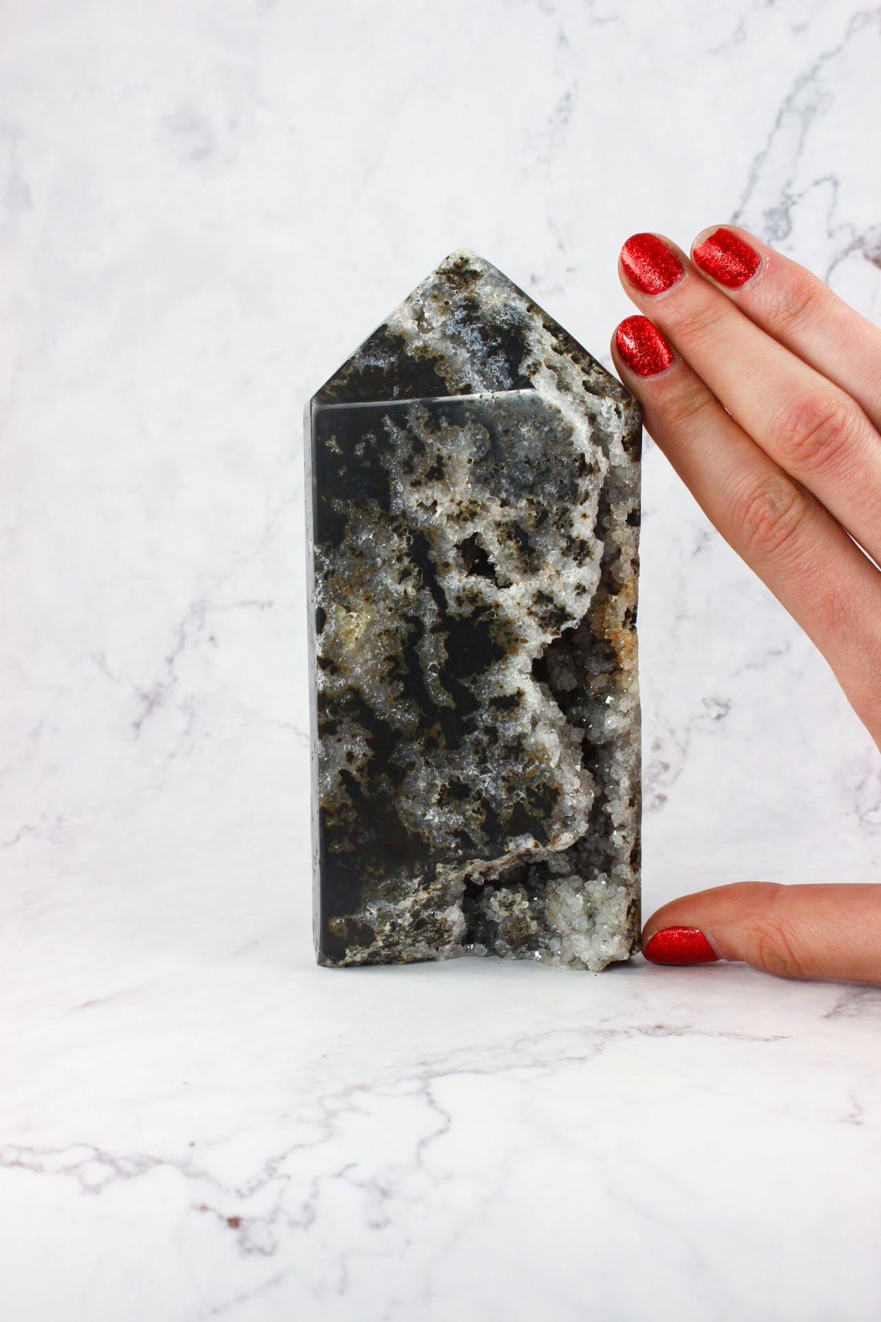 Black and White Agate Druzy Point