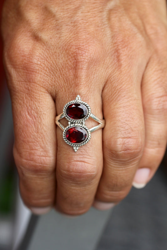 Garnet Two stone garnet ring