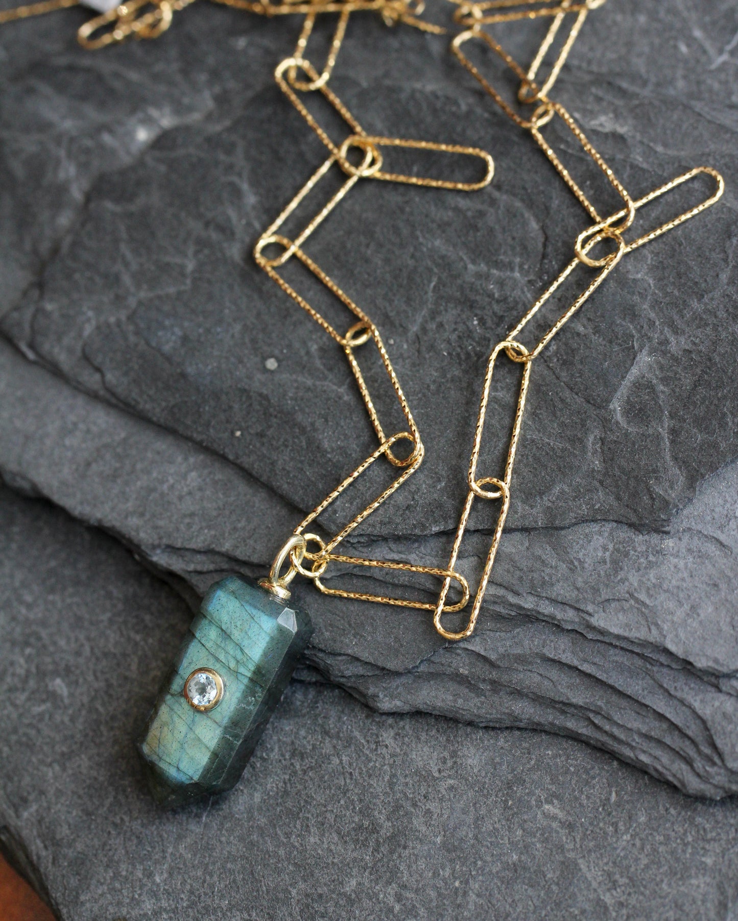 Paperclip Chain Stone Point Necklace