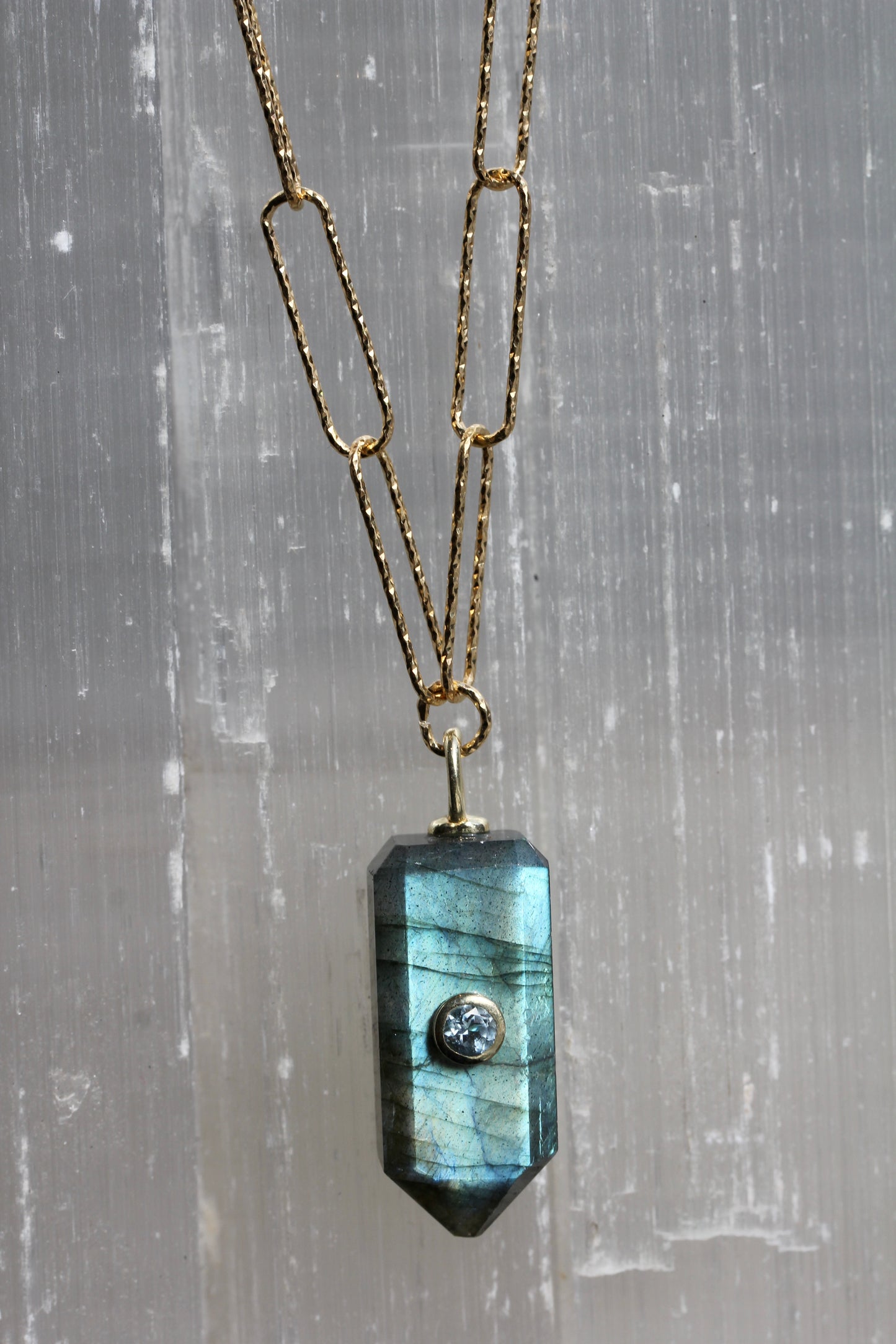 Paperclip Chain Stone Point Necklace