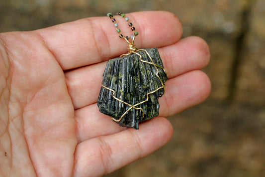 Chunky Epidote Glass Bead Chain Necklace