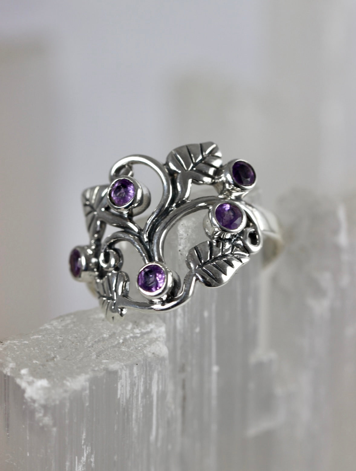 Amethyst Leaf Motif Ring