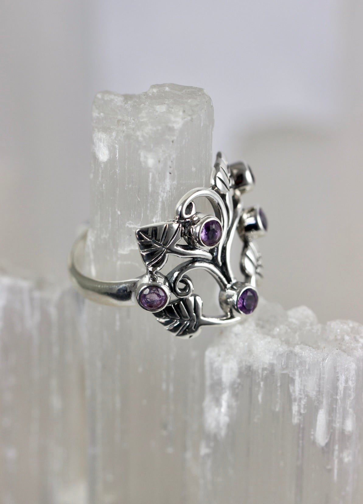 Amethyst Leaf Motif Ring