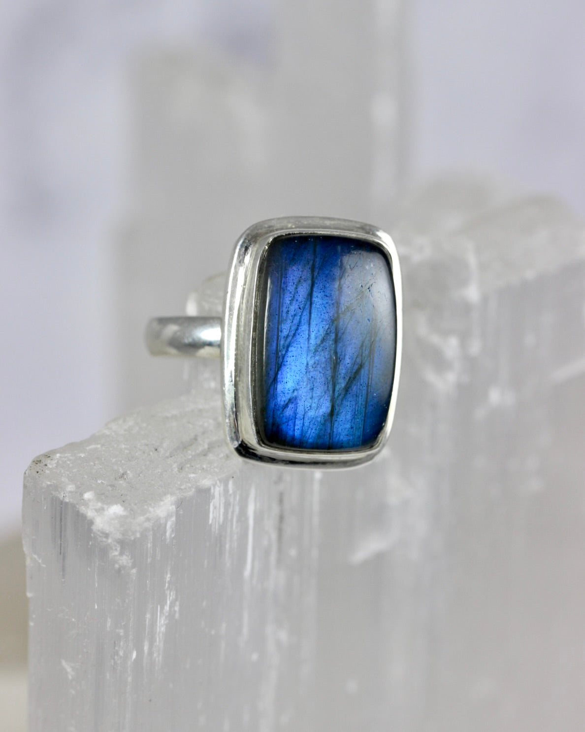 Flashy Labradorite Ring