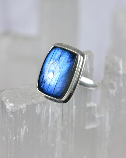 Flashy Labradorite Ring