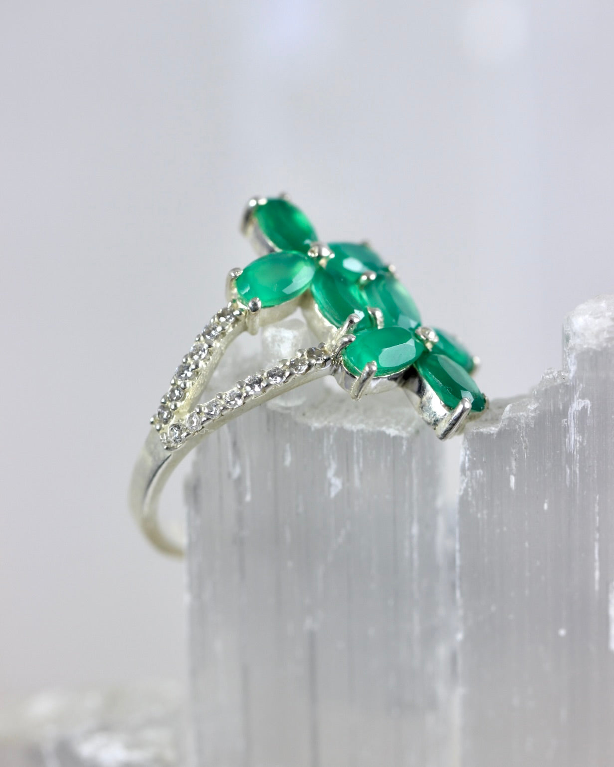 Green Onyx Flower Ring