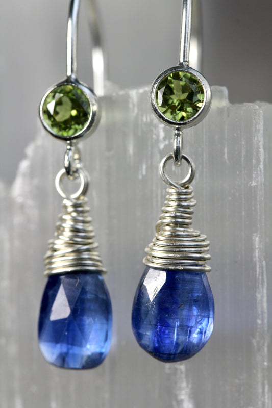 Gemmy Kyanite Peridot Drop Earrings