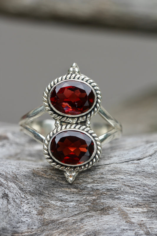 Garnet Two stone garnet ring